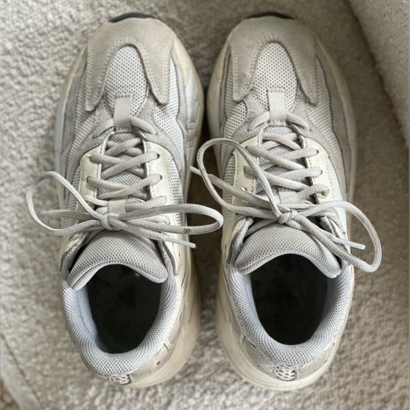 Yeezy Boost 700 Salt - Picture 4 of 6